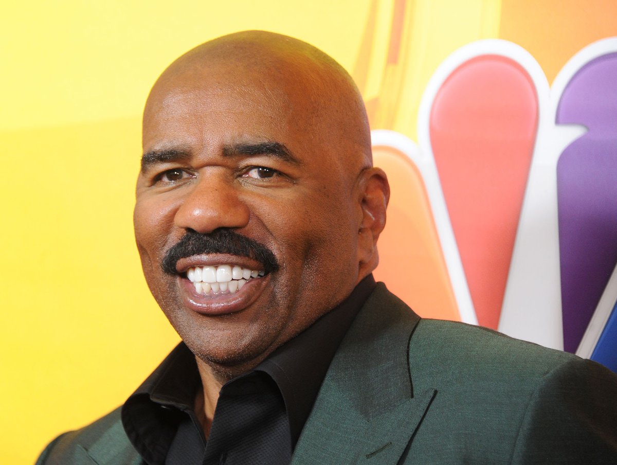RXRadioUG's tweet photo. You simply cannot drive forward if you’re focused on what’s happening in the rear-view mirror ~ Steve Harvey.
#GrooveInspiration with @CrystalANewman https://t.co/666AjILluL