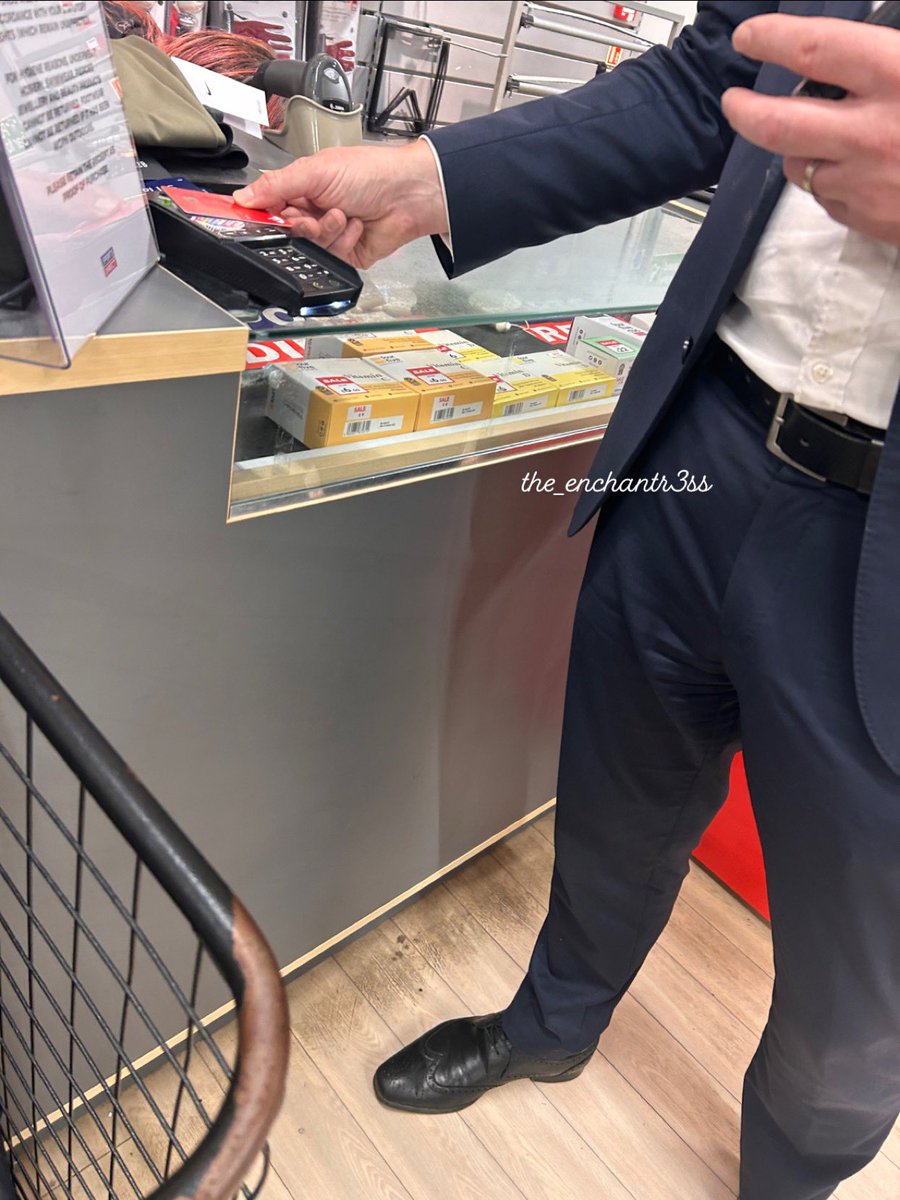 Successful shopping trip with My Leeds bitch this morning 😌

Cashmeet | Domme | FemDom | FinDom | Paypig