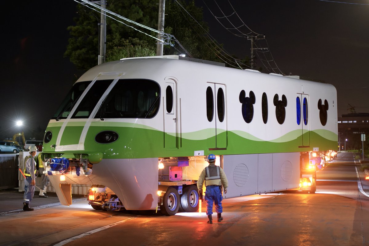 ディズニー　リゾラ 新車搬入陸送 ディズニーリゾートライン Type C 100形105編成(グリーン