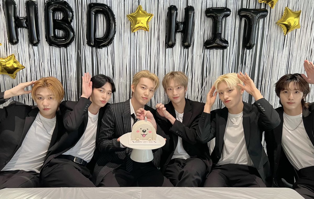 [📸] 🎉경 탁앙지 탄생일 축🎉

P1ece와 함께해서 831배 더 행복한 생일이에요!
사랑 가득 담아 축하해 줘서 고마워요💝

#P1Harmony #피원하모니 #P1H #인탁 #INTAK #HappyINTAKDay