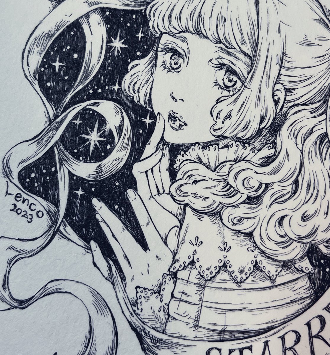 こちらのちいさなドローイングは、明日トゥーティッキさん@Tootickikoenji の箱に入れてくる予定です。
Starryのことば通り、少女の中には星屑がある。 https://t.co/NeaX1EigXM 