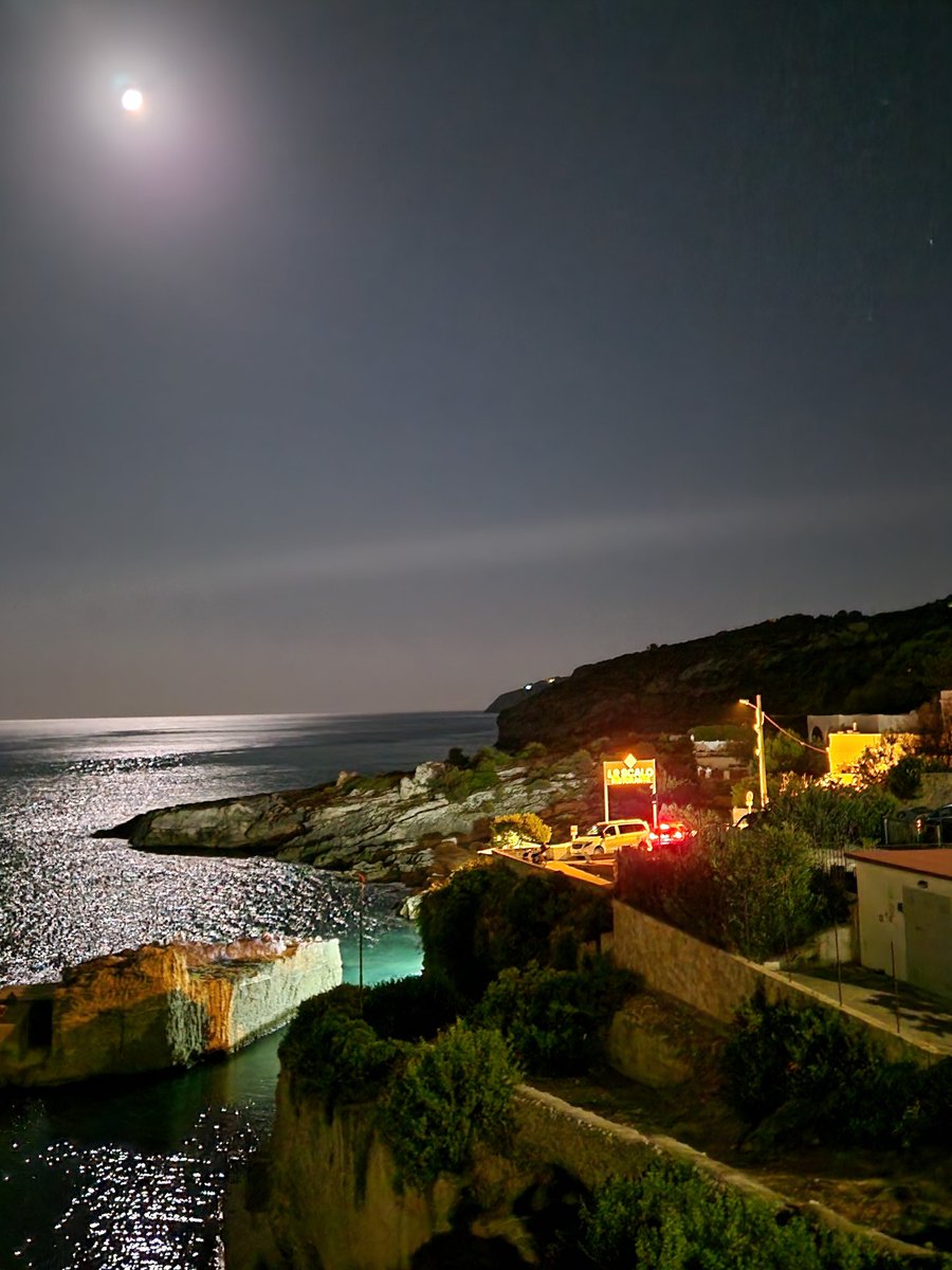 Attanto's tweet photo. Il #Salento non si discute.
Lo si ama. https://t.co/VYMQ4tzI8F