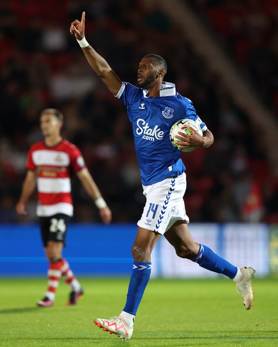 adeptospt's tweet photo. ✍️Everton completed a €30M for Portuguese striker Beto on permanent move from Udinese and he has already scored one on his debut. Definetly one to watch.🔵 https://t.co/W9veqVgQF5