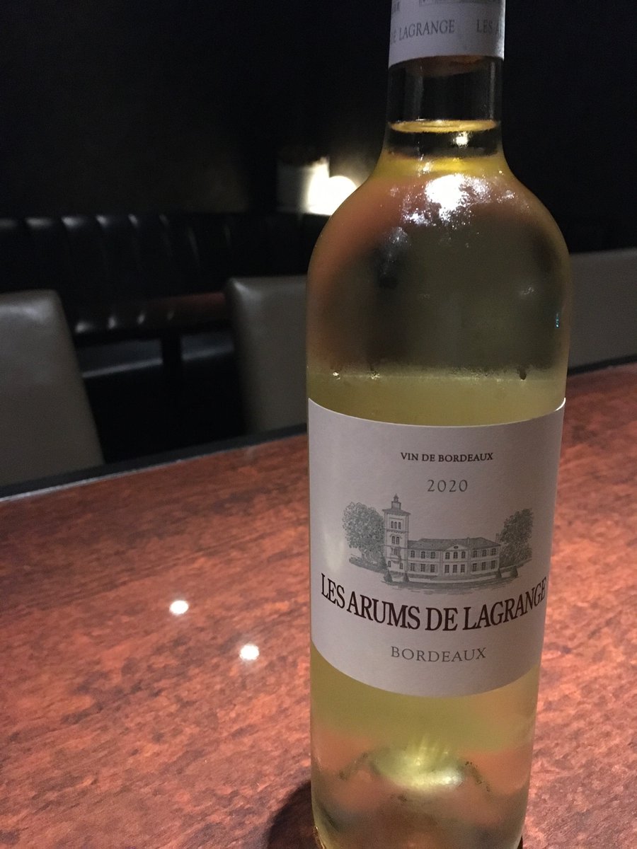 talbotwine's tweet photo. 赤🍷のイメージのボルドーも実は白ワインあります✨
トロピカルでジューシーな果実味💛
暑い夏にピッタリ🍍🍑🌴

#ワイン　#銀座　#銀座ワインバー
#ボルドー　#ブルゴーニュ　#シャンパン 
#シャトーラグランジュ https://t.co/gwvILoIT38