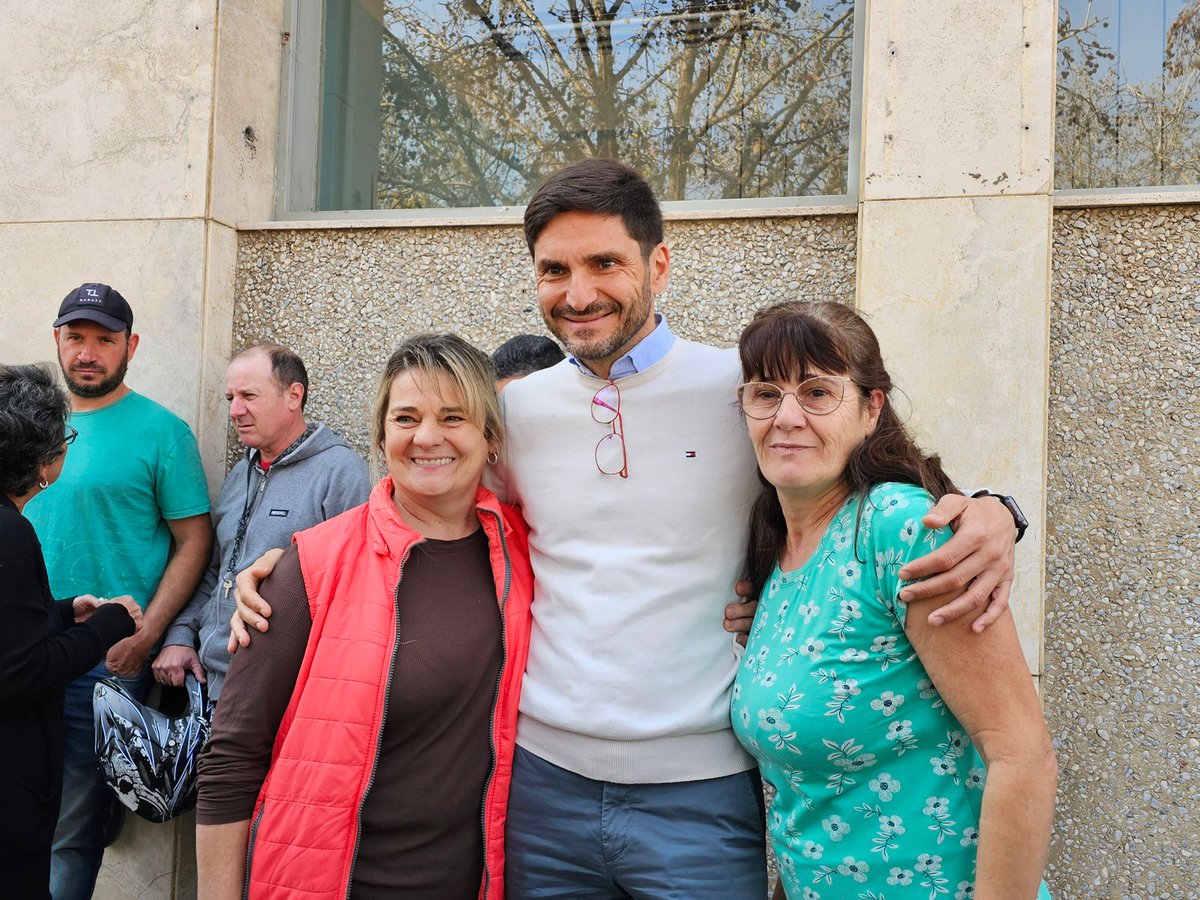 maxipullaro's tweet photo. Vamos a impulsar el Cambio en Santa Fe, trabajando Unidos y sin descanso bien cerca de la gente, en cada pueblo y ciudad de la provincia. En #Malabrigo con Roberto Sponton, Marcela Cumin, @ClaraGarcia_SF y @ChachoMarcon compartimos con vecinos y referentes locales, ideas y proyectos para demostrar todo lo que #SantaFePuede 💪
