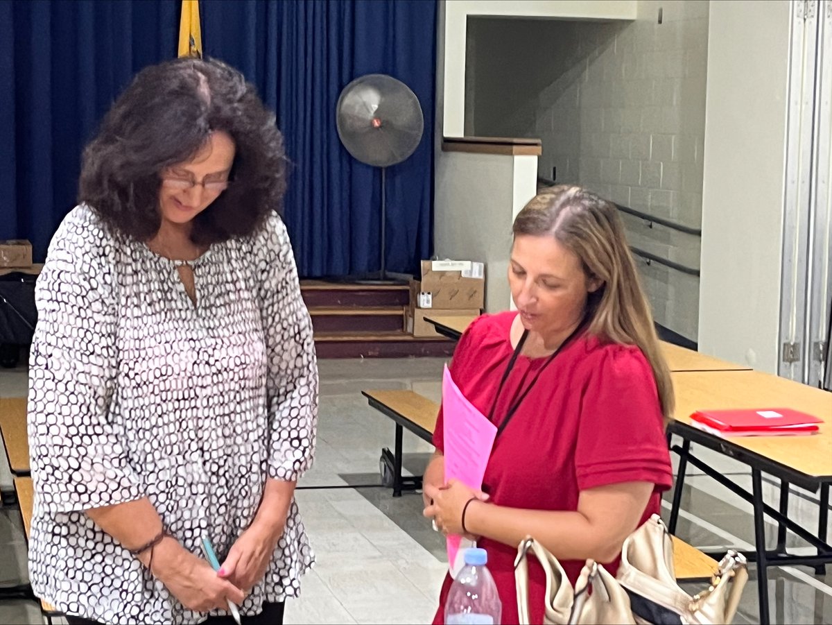 ChpsTweets's tweet photo. In-service days are in full swing as WE prepare for the opening of school on Tues, 9/5/23! Dr. Morton stopped in to see the School-Age Child Care (SACC) staff yesterday as they worked with great anticipation. SACC is open on the 1st day from 7-8:45 am and 1-6 pm! 💜 ❤️ #WEareCHPS https://t.co/HH7uYjtRJl