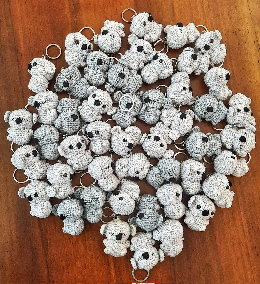 puhuhatun61's tweet photo. Bugün bu arkadasları kargoya teslim ettim. Rabbim bütün sevdiklerime hayırlı bereketli rızık kapıları açsın 🥰🤲🏻 https://t.co/kyPlZALOZc