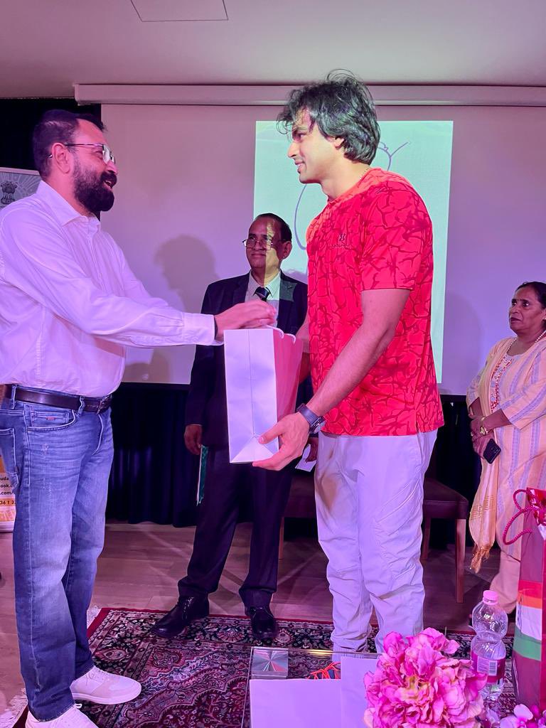 BshBudapest's tweet photo. Felicitated the Golden boy.

It was a pleasure to meet and greet the world champion in , Budapest athletics world championships.

On behalf of indians in Budapest, thanked and extended gratitude.

@Neeraj_chopra1 

@iccr_budapest @IndiaInHungary 
#PMO @DrSJaishankar https://t.co/3if6EVfb37