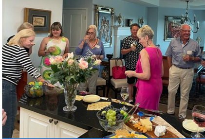 THEOAKVILLECLUB's tweet photo. Some Members got together and formed a new social group called #OConthe16. We love to see it! #OakvilleClub #TheOC #DTOakville #Oakville #Cheers https://t.co/DugWLLjERP
