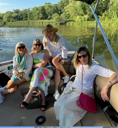 THEOAKVILLECLUB's tweet photo. Some Members got together and formed a new social group called #OConthe16. We love to see it! #OakvilleClub #TheOC #DTOakville #Oakville #Cheers https://t.co/DugWLLjERP