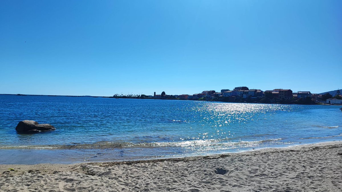 MeteoGalicia's tweet image. 📢Derradeiro día do verán climatolóxico

Ceo moi aberto, como vemos por exemplo na foto que Xavi envía dende Cabo de Cruz #Boiro. Ademáis a temperatura repunta por riba dos 30ºC no interior.

Iso si, mañá novo xiro de 180º. Chuvia pola tarde para recibir ao outono climatolóxico.