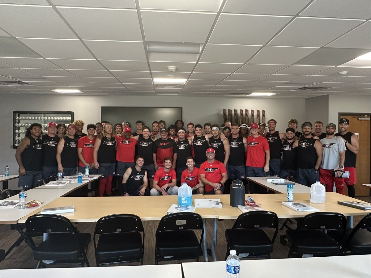 GovsBSB's tweet image. Thank you Doug Downey for the wisdom! #MoveWithAPurpose 

#letsgopeay #🅱️🅰️🆖❗️