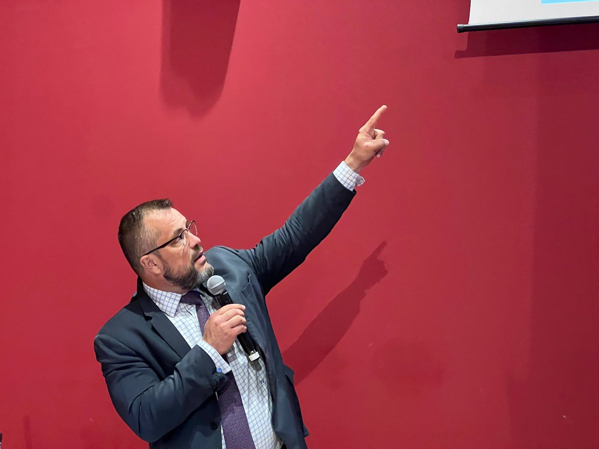 SPS_institut's tweet photo. #colloquesps : Conférence de clôture - « Question d'accent : Chacun à sa place ou Chacun a sa place »
✅François Vialla, prof en droit, directeur CEERDS , membre collège du Haut Conseil de la Santé Publique, membre comité éthique @CHU_Montpellier https://t.co/8jh2KVTbpc