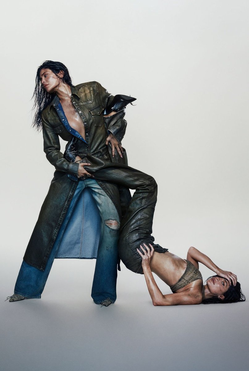 jacquemusx's tweet photo. Kylie Jenner for Acne Studios!! 👀 https://t.co/RrdMkXoBPr
