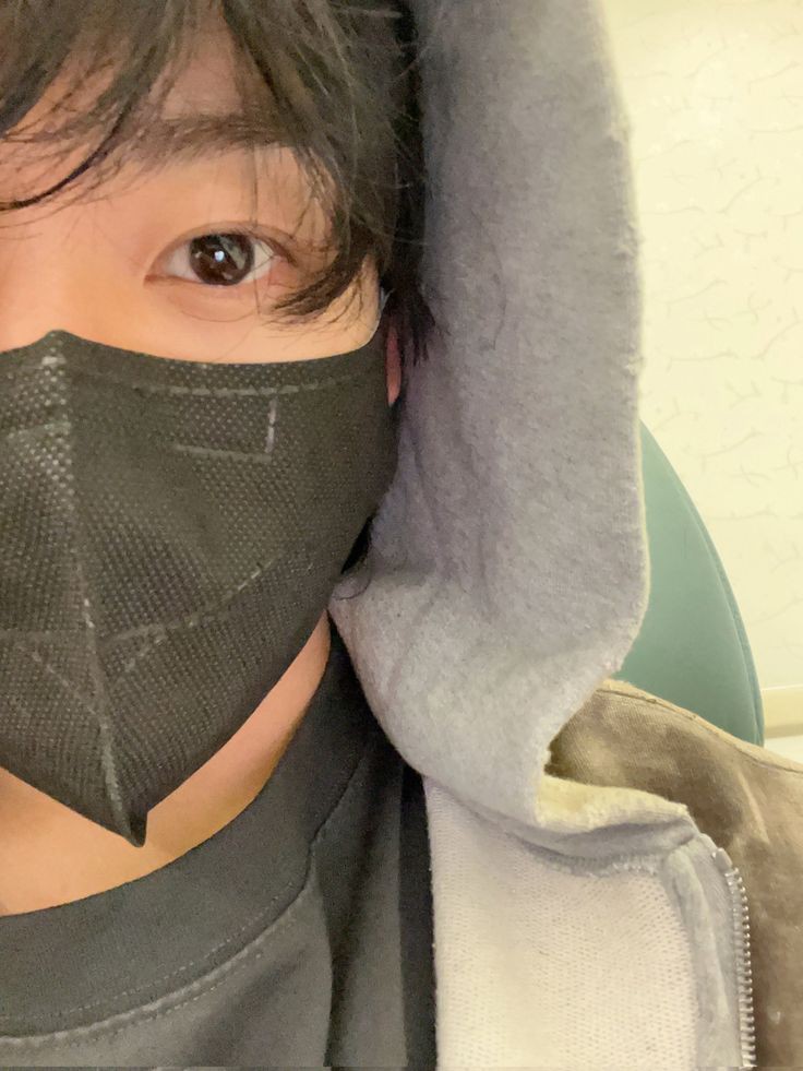teakowies's tweet photo. Happy birthday adekkk, koo semoga di ulang tahun mu ini kamu tetep bahagia dan sehat terus ya, aku gatau mau bilang apa lagi kaya perasaan ku ini engga bisa dideskripsikan. Udah 8 tahun kamu nemenin aku,makasih ya:( aku harap kita ttp bisa merayakan hari lahir mu setiap tahun nya https://t.co/kBkq9Dm1hM