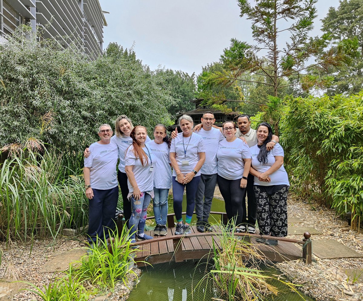 Dunn School of Pathology Green Group (@dunn_gogreen) on Twitter photo This month the <a href="/Dunn_School/">Dunn_School (now @DunnSchool.bsky.social)</a> cleaning team wins the Support Staff Sustainability Award presented by <a href="/_MarionSchuller/">Marion Schuller</a> Kerryanne & Paul from <a href="/IvanAhelLab/">Ivan Ahel Lab</a> & Hassan Lab organisers of the Aug Dunn Drinks. They've played a crucial role to help us manage all types of lab & office waste. This month the <a href="/Dunn_School/">Dunn_School (now @DunnSchool.bsky.social)</a> cleaning team wins the Support Staff Sustainability Award presented by <a href="/_MarionSchuller/">Marion Schuller</a> Kerryanne & Paul from <a href="/IvanAhelLab/">Ivan Ahel Lab</a> & Hassan Lab organisers of the Aug Dunn Drinks. They've played a crucial role to help us manage all types of lab & office waste.