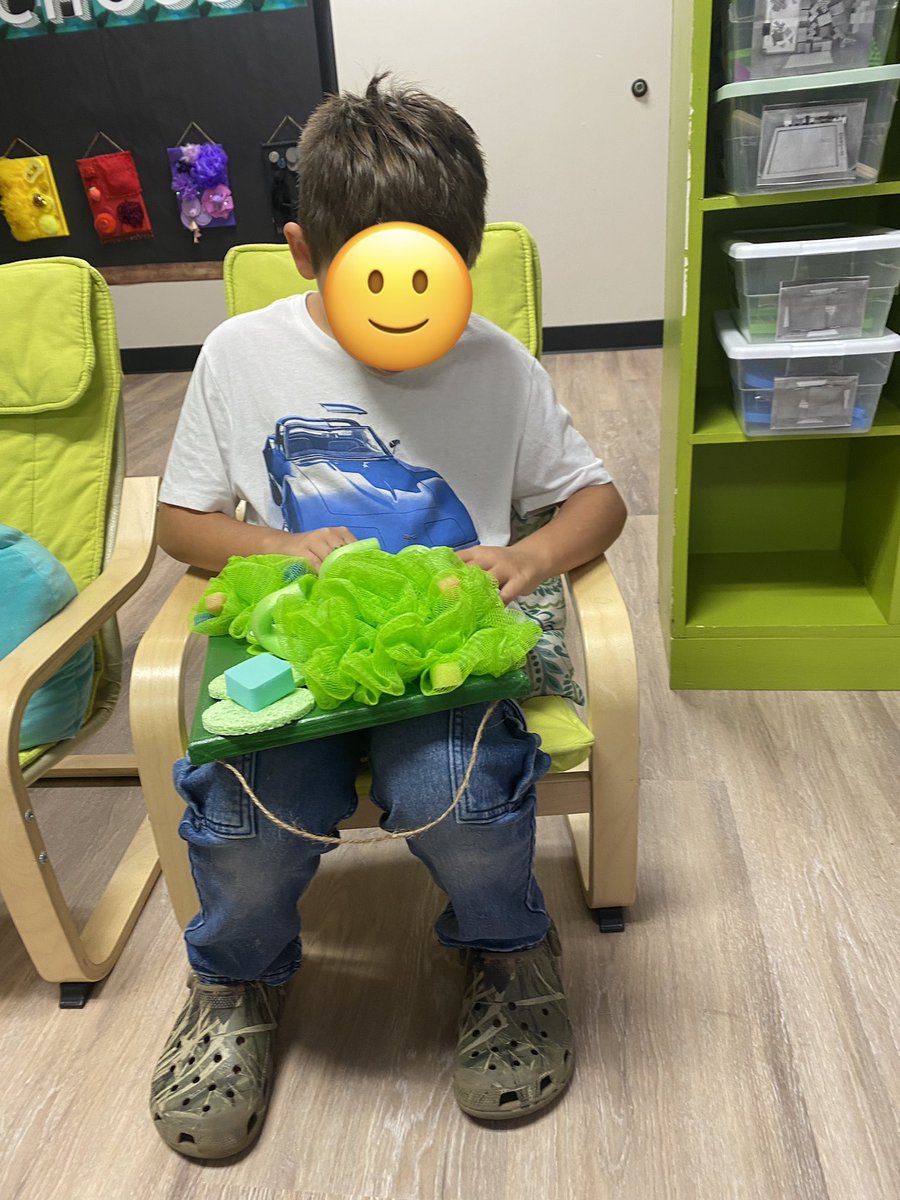 Ruiz_AKN's tweet photo. After 10 minutes of being in the reset room, students use sensory boards as they reflect on their actions &amp; emotions! #soaringhighertogether #buildingbettertogether #RISDbelieves @AikinEagles @ACongdonedu https://t.co/XUkQpJoI2Q