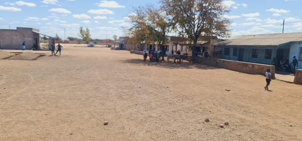 LloydMungoni's tweet photo. Beitbridge Rural Cholera Awareness
31/08/23 : Day 3
KNOWLEDGE IS POWER!!
Awareness Campaign on Cholera
Prevention is better than Cure!!
■ Supported by @MoHCCZim @redcros and @ifrc
#AwarenessCampaigns #PASystemHire #events #RoadShow2023 #facilitator
Powered by OnPoint Media https://t.co/U4jO0NMjE9