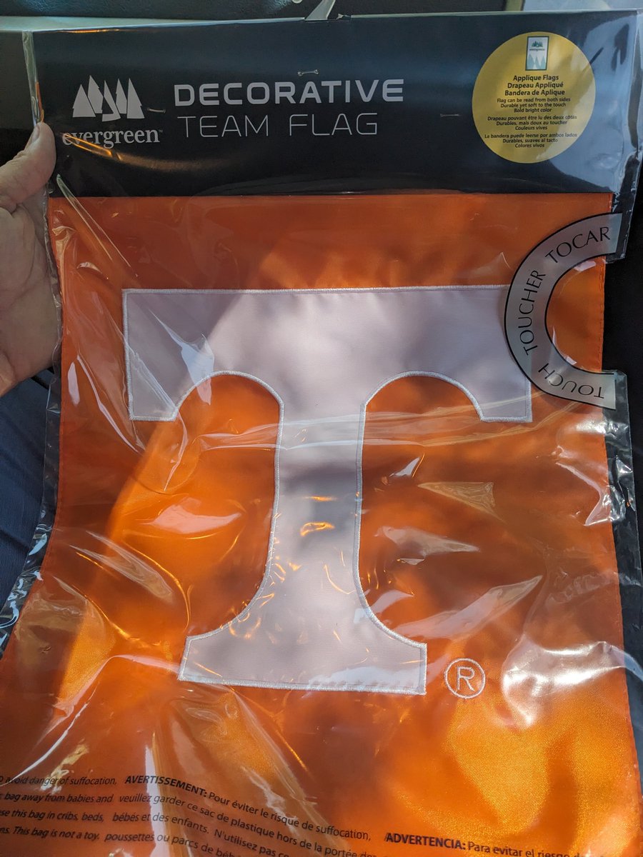 RJMichaelsgroup's tweet photo. Picked up a new garden flag at @EldersHardware today! 48 hours and counting...
#vols #itsfootballtimeintennessee https://t.co/DbApH5xEam