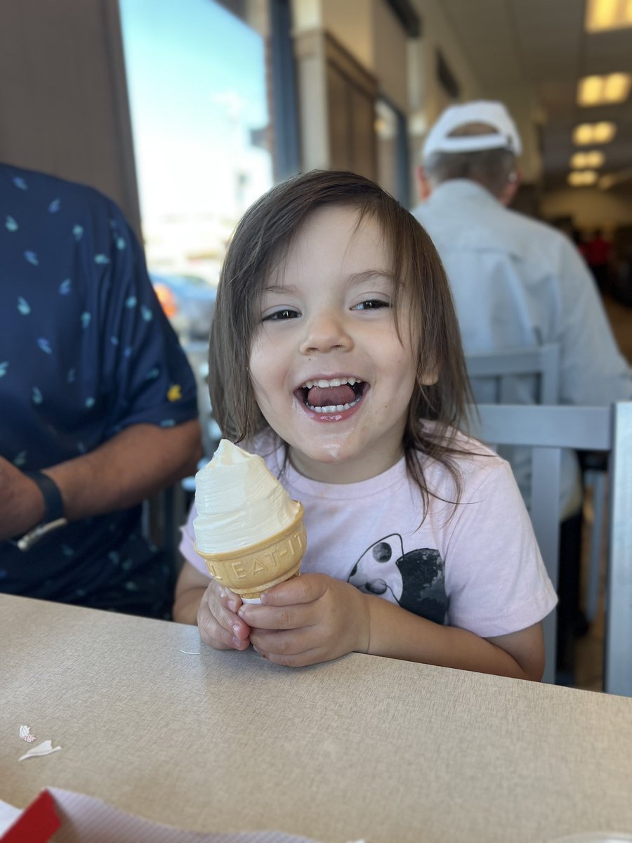 daveelledge's tweet photo. @ChickfilA the joys of an Ice Dream cone https://t.co/fiDnpQNxCV