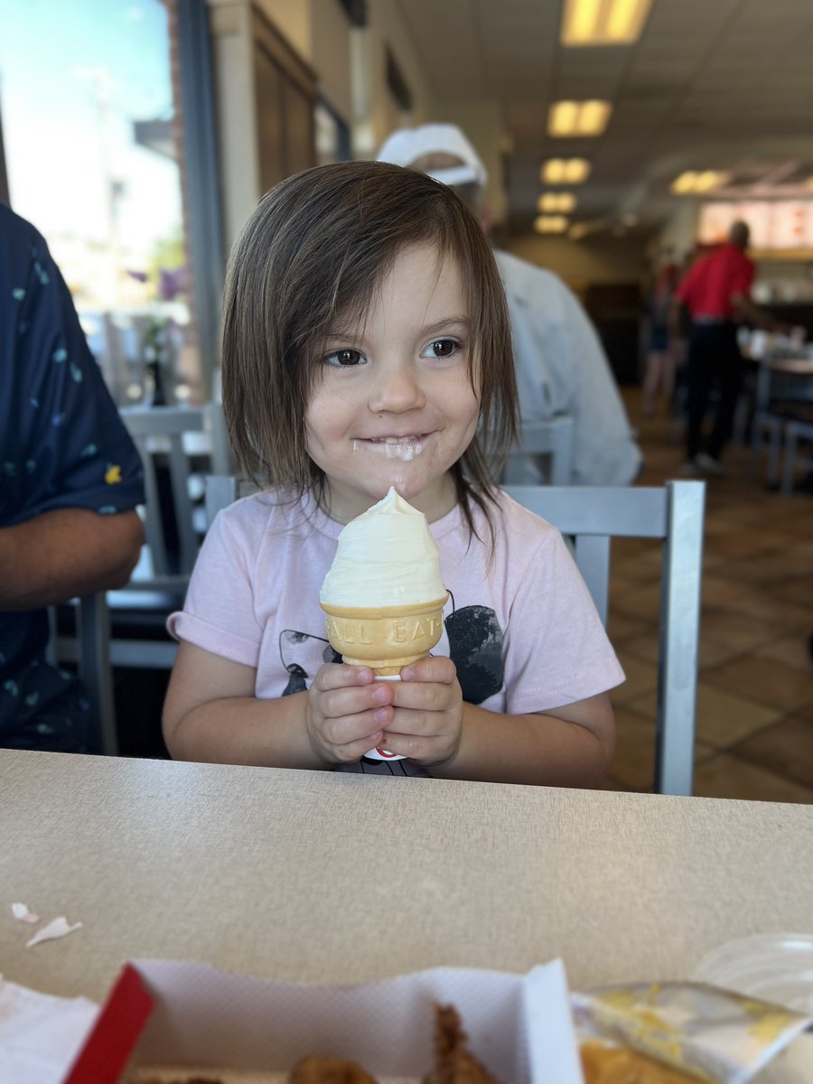 daveelledge's tweet photo. @ChickfilA the joys of an Ice Dream cone https://t.co/fiDnpQNxCV