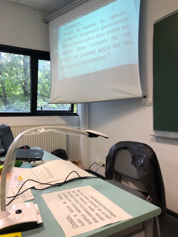 ⏲️La journée se poursuit avec des ateliers sur la thématique de la lecture. 📚Présence des éditeurs pour présenter les collections . 🙏Grand merci aux P.E  pour leur participation. Bonne rentrée et au plaisir de partager avec vous les actions du <a href="/GroupeMDL86/">Groupe MDL 86</a>. <a href="/DSDEN86/">DSDEN de la VIENNE</a>