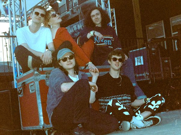 SWEEP FREQUENCY #351 feat. the week's best tunes by @whlungmusic <a href="/borndaysmusic/">Born Days</a>  <a href="/JalenNgonda/">Jalen Ngonda</a> <a href="/worriersmusic/">WORRIERS✨Lauren D</a> <a href="/Jlin_P/">Jlin the Innovator aka The Drum Doctor</a> and more! tinyletter.com/sweepfrequency…