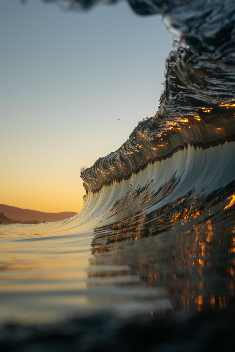 collindewell's tweet photo. Glassy Sunrise https://t.co/ZYlhVx8tcm