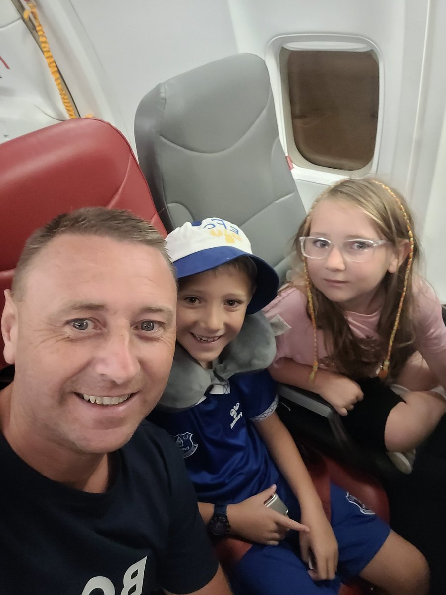 KevBlank9's tweet photo. We enjoyed Gran Canaria so much, can't wait for the next ! 💙🩷✈️☀️🏖
#Fambo https://t.co/AdhWCbA31u