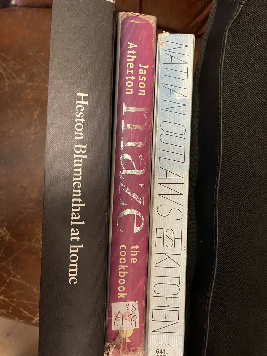 Food_A4thought's tweet photo. Cook book bargains - £5 for the lot. Result.

More time in the kitchen coming up 

#JasonAtherton #HestonBlumenthal #NathanOutlaw @fishkitchen #FishKitchen #CookBooks #Bargains #LikeABargain https://t.co/LstRHVL4Yh