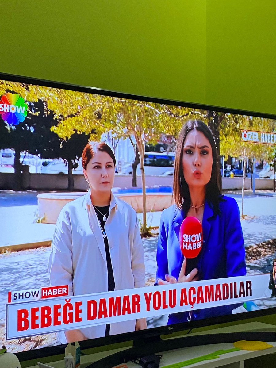ELONXppz's tweet photo. Şu habere bakın! Alenen hemşireleri hedef gösteriyorlar!Çocuğu delik deşik olmuşmuş!3 hemşire onca emek vermiş uğraşmış senin çocuğun iyileşsin diye nankör. Bebeklerin cildi hemen morarır zaten.Gitmiş acilde lohusa psikolojisiyle olay çıkarmış yetmez gibi bide @showanahaber ++ https://t.co/U264W8OSLr