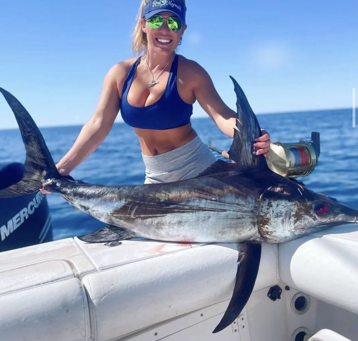 tipsytides1's tweet photo. How much do you think it weighs?
#fish #fishing https://t.co/tRZeK2uFdZ