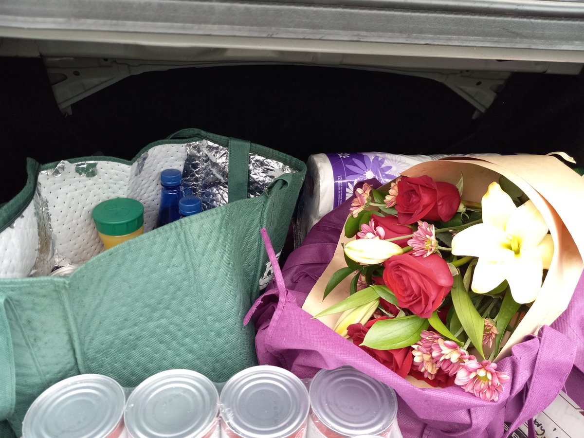nenners1's tweet photo. @saveonfoods #Kamloops just gave me a lovely bouquet as I left 💐💐💐 https://t.co/Txahme6sfz