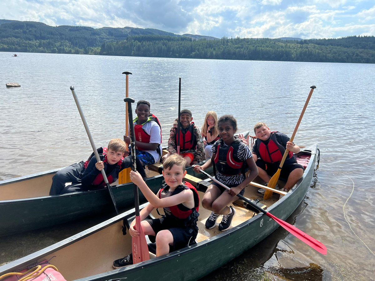 QVSchool's tweet photo. Fantastic fun on the Loch today for our P7 Rookies with #MAPAdventures
#OutdoorLearning
#ConfidentIndividuals
#SuccessfulLearners
β₯οΈππ https://t.co/Xr3H4bt6Yo