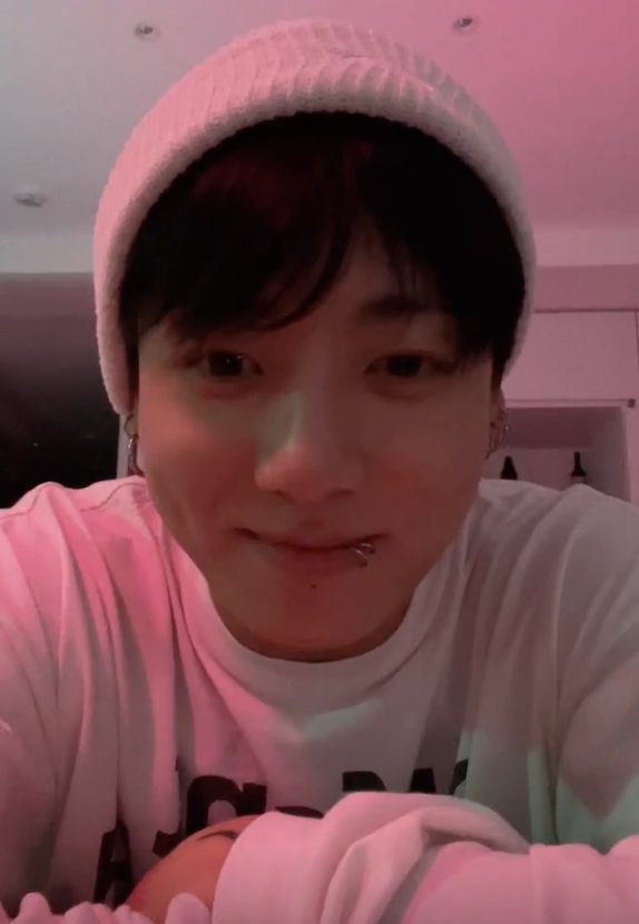 ot7taekim's tweet photo. Happy Birthday JungKookie 💜️ 
Be happy and stay positive as you've always been. I wish you to have the greatest year of your lifetime.  I love you so much . Be helathy and stay safe. 
#HappyBirthdayJungkook #HappyJungkookDay #jungkookday https://t.co/jmE4kZ7efz