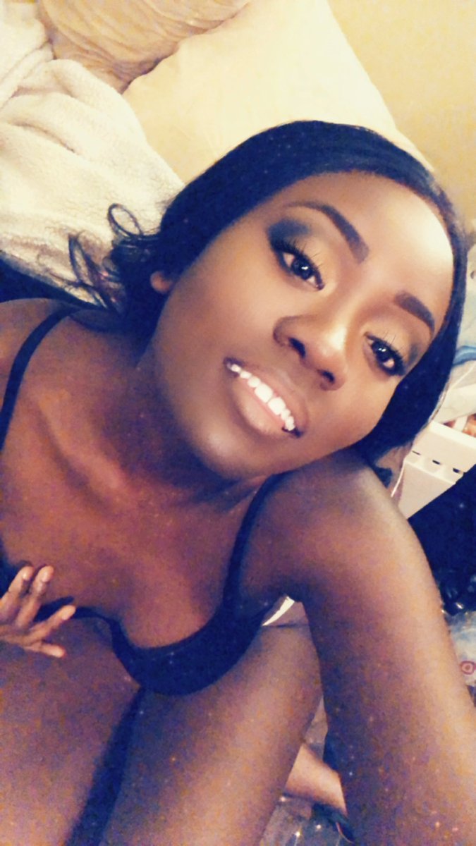 heyhurshe's tweet photo. Would you like to cum on my face 😝? Don’t buss too quick! Cum visit me on https://t.co/h0heyrczSo or over at https://t.co/hBBxaCzxfr and let that cum drip all over me 💦🍆💦#onlyfans #fansly #onlyfanspromo #fanslypromo #pussy #ass #creampie #titties #ebony #black #darkskin https://t.co/navPnkqcck