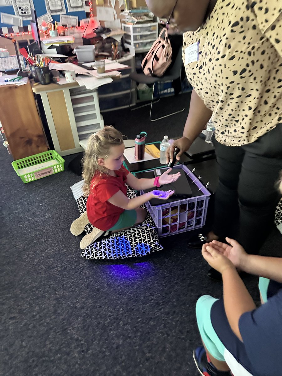 msahanson's tweet photo. The FC health departments educator, Ms. Deans, came to YES and gave the students a great lesson on germs and the importance of hand washing. Do you know the 5 steps to hand washing? @FCSchoolsNC @@YESjrjags https://t.co/clc3gJLOGs