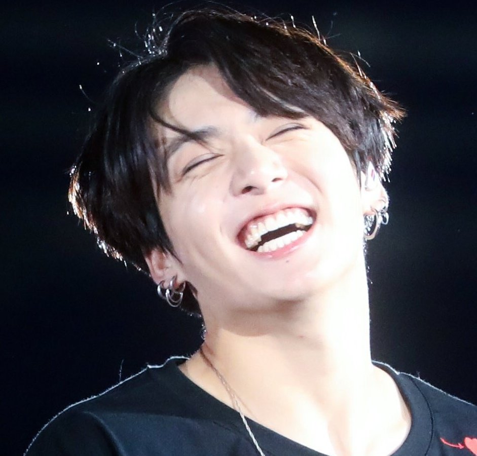 gakook~ tweet media