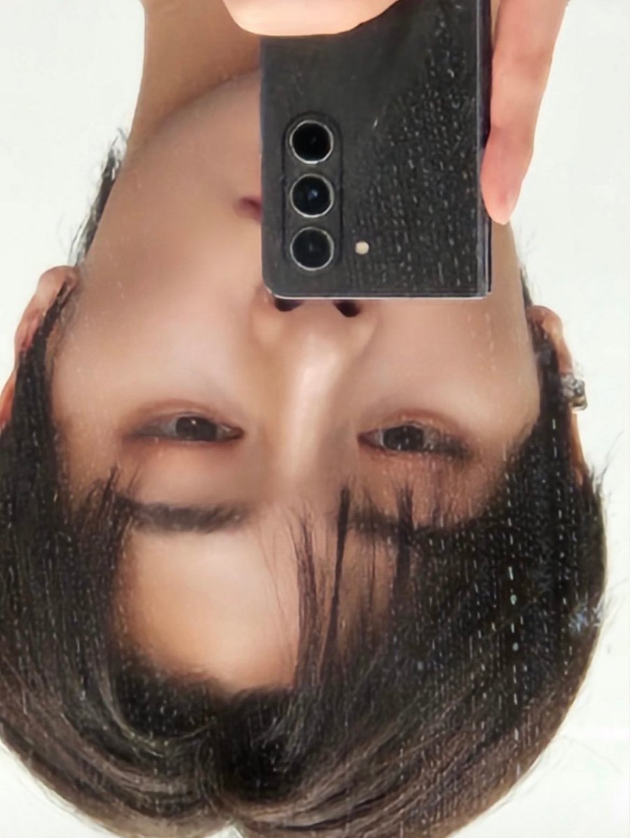 gravityminn's tweet photo. JEONGIN                     LEEKNOW https://t.co/DAhm2yzAnq