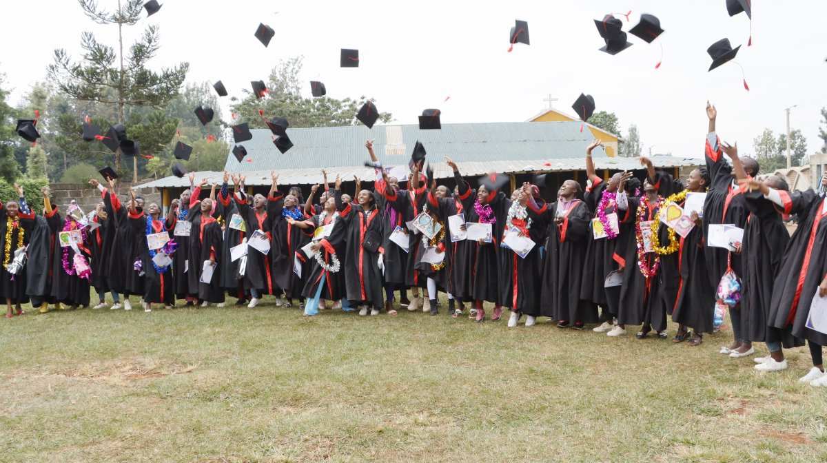 LVCTKe's tweet photo. DREAMS sites from Ndumberi and Ting'ang'a celebrated their graduation ceremony at ACK Karunga where 71 girls benefited from the cosmetology course offered by Bishop Kariuki Institute of Management College towards raising a financially independent and Aids free generation. https://t.co/wbmabA5i46