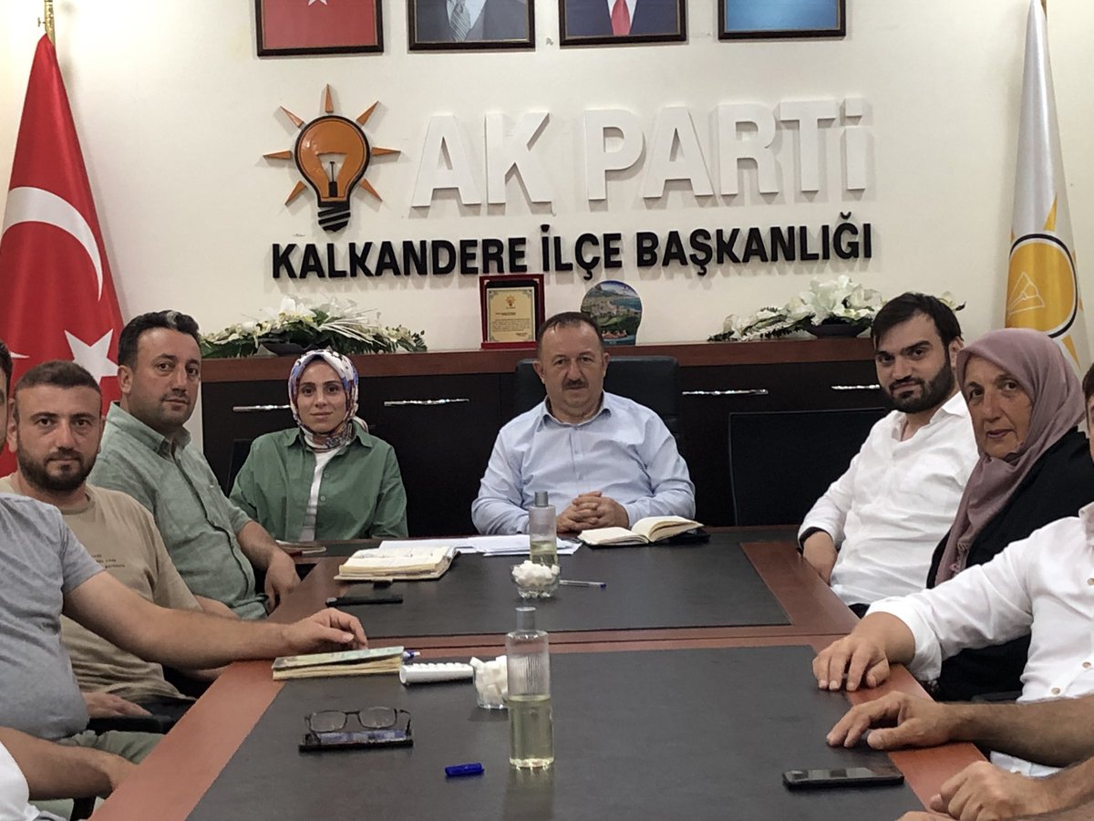 Haftalık olağan yönetim kurulu toplantımızı ilçe başkanımız Sayın Hasan Ayyıldız başkanlığında yönetim kurulu üyelerimizin katılımıyla gerçekleştirdik. 
<a href="/hasanayyildiz_/">Hasan Ayyıldız</a> 
#rize #kalkandere