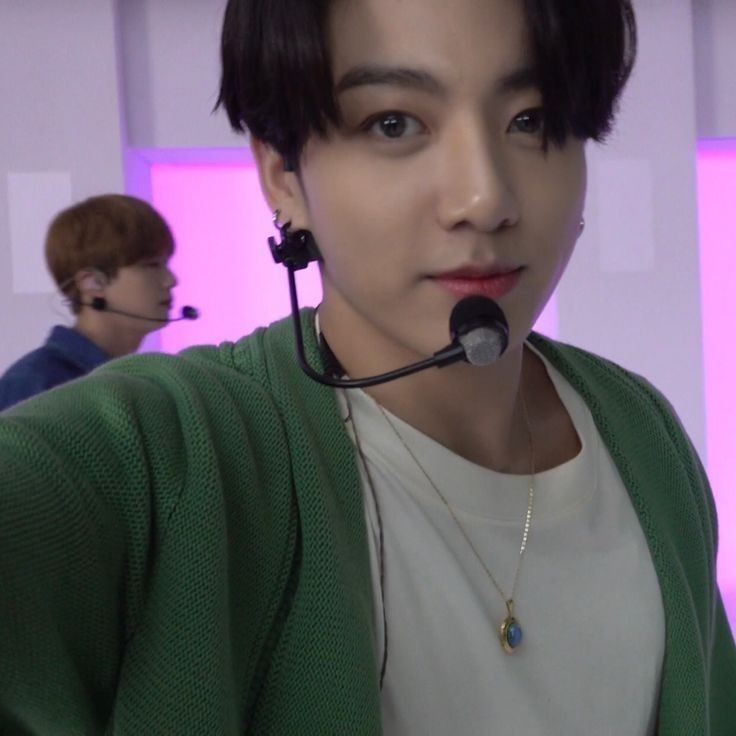 minnvth's tweet photo. Hep sağlıklı, mutlu, huzurlu olduğun bir yıl diliyorum jungkookum. Nice yaşların olsun seni seviyorum ❤❤ Iyi ki doğdun iyi ki varsın bebeğimmm 💖 https://t.co/DnN5uVZ4aj