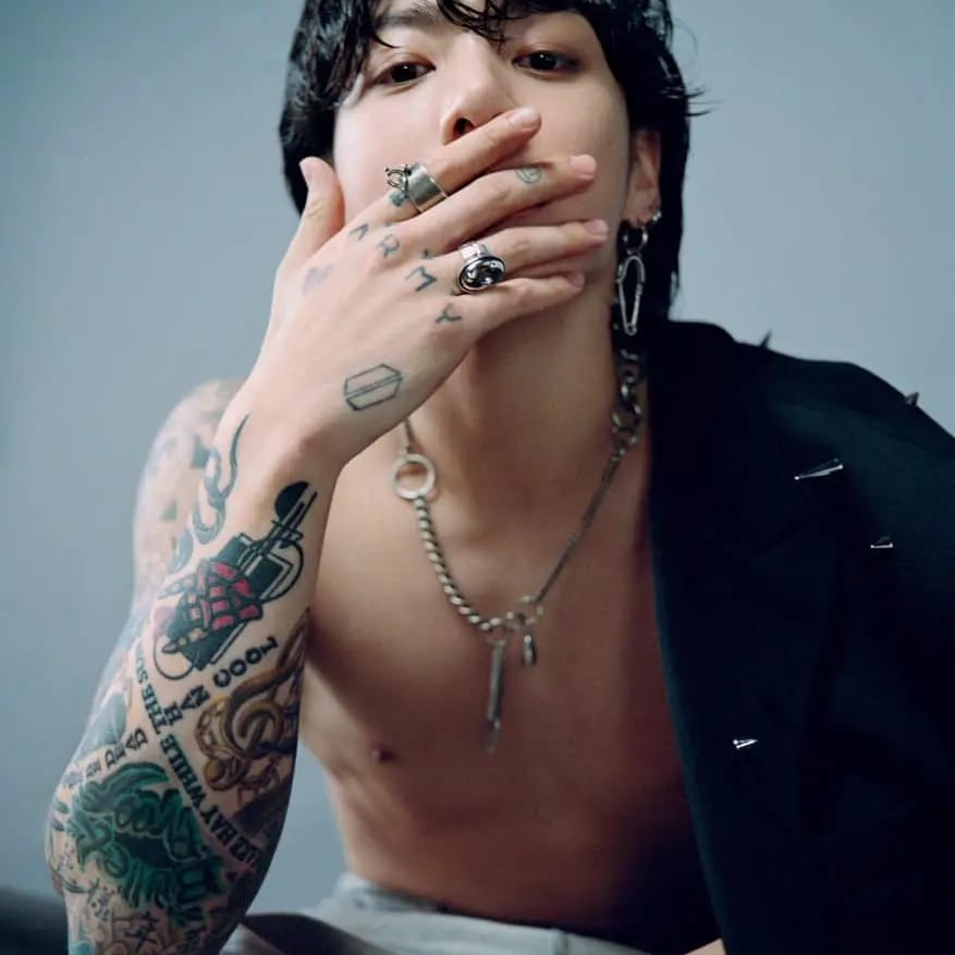 Let's welcome beermonths &amp; it's our kookie month 💜💜💜 as well,,, 👏👏👏

#ARMYs #JungkookBirthday #Jungkook #JungKook_Seven #JUNGKOOKxCALVINKLEIN 
#BTSarmy