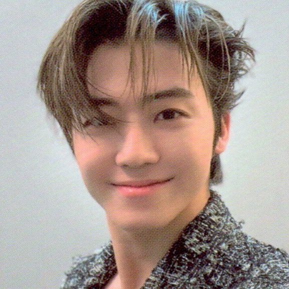 njmhae's tweet photo. jaemin’s bread smile 🍞🤏🏼 https://t.co/ZSkByz8Zzo