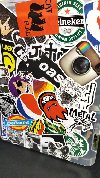 なんかもうベタベタ貼りまくるのたのしいなの 