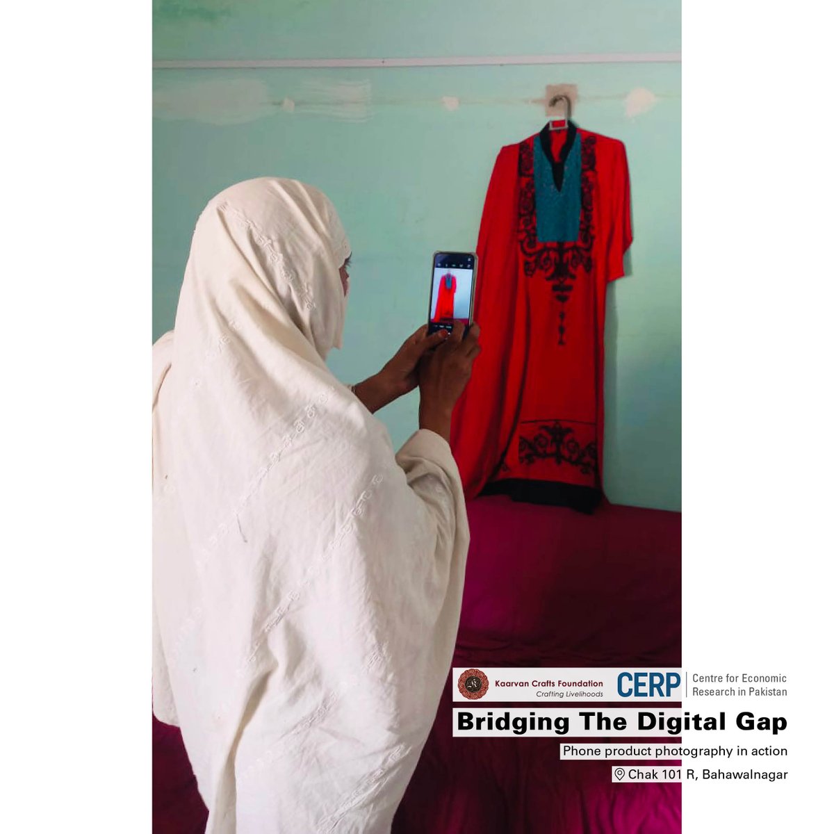 kaarvancrafts's tweet photo. Bridging the digital gap with @CERPakistan in rural villages of Bahawalnagar.
#BridgingTheDigitalGap #EqualParticipation #MarketLinkages #Rural #Women #Entrepreneurship #Pakistan #GenderEquality #CERP #KaarvanCraftsFoundation #ResilientSpirit https://t.co/SddF5dXBUn