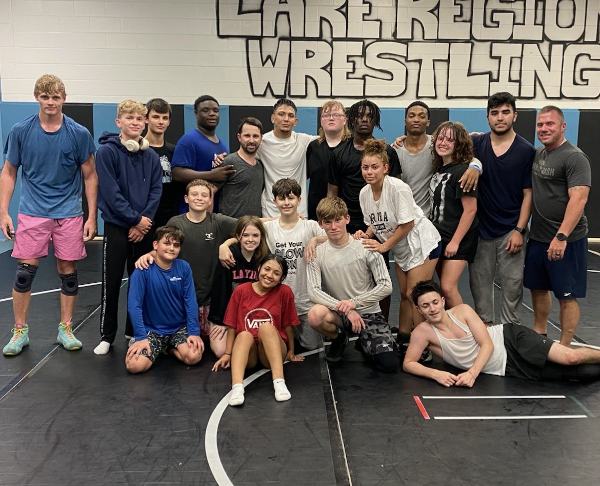 This was a fun day having <a href="/SalSilva6/">Salvador Silva</a> over but why does <a href="/camcam_obs/">camryn wilson</a> look SO HUGE over on the left. He looks 35😂btw cam 2024 grad that is still uncommitted and looking for somewhere to wrestle next fall.