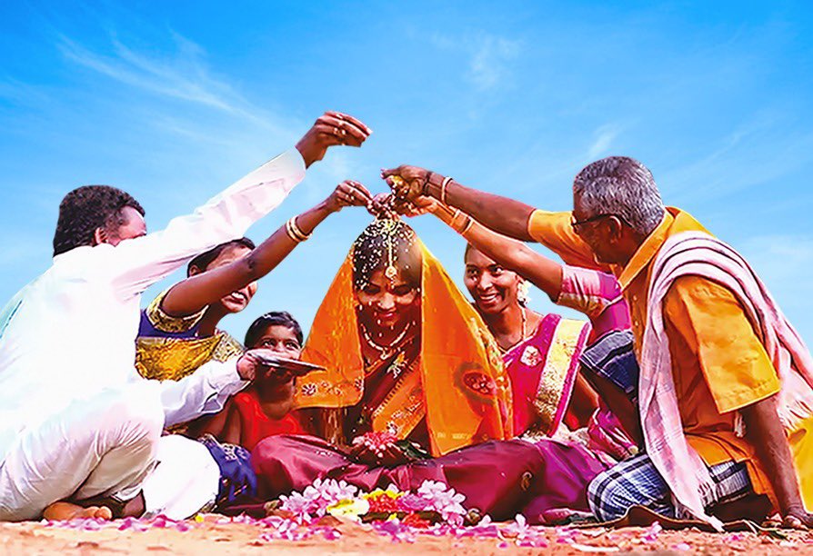 #KalyanaLakshmi / #ShaadiMubarak This scheme offers financial assistance of ₹1,00,116 to cover marriage expenses for women from economically weaker backgrounds. Over 10 lakh families have benefited, with the #TSGovt spending an impressive ₹9000+ Cr 👏 (8/N)