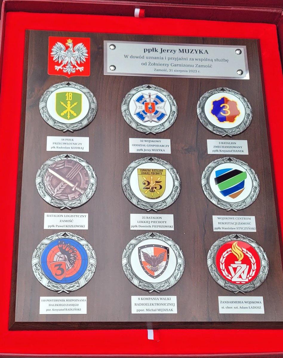 WCR_Zamosc's tweet photo. Coś się kończy Coś się zaczyna...
#WCRZamość dziękuje Panu Komendantowi ppłk Jerzemu Muzyce za trud wspólnej służby dla Garnizonu Zamojskiego. 
Życzymy jeszcze wielu pięknych chwil w dalszej służbie dla Polski🇵🇱
#WojskoPolskie #32WOG #ZostanZolnierzem #NATO https://t.co/mjD9uprItz
