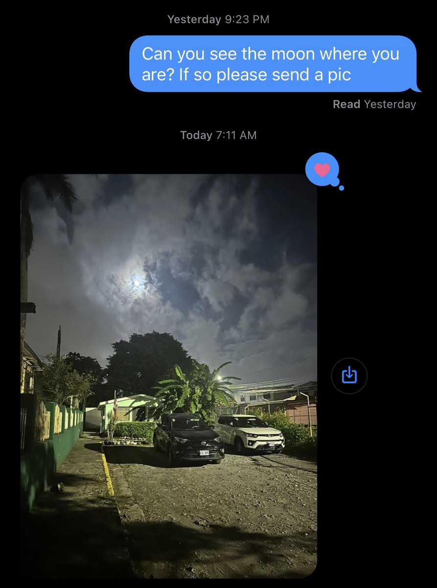 theculthobbyist's tweet photo. Here’s a picture my friend sent me of the moon in Costa Rica last night 🥹 https://t.co/3ZDGfoT7rz